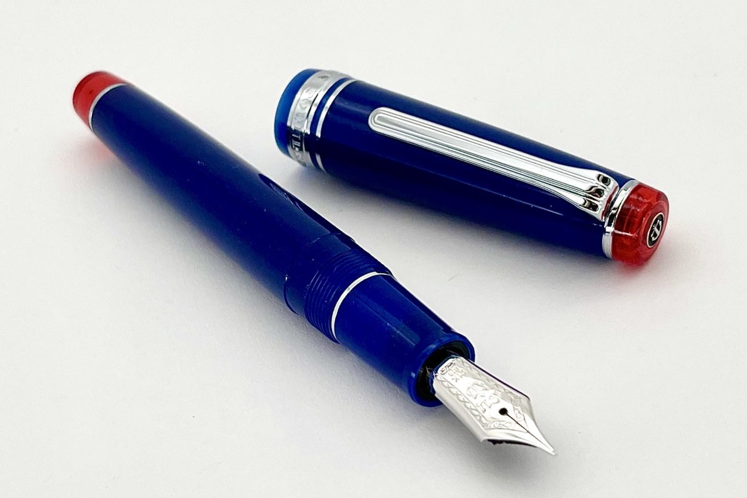 SailorProfessionalGearSunsetOvertheOceanFountainPen_E